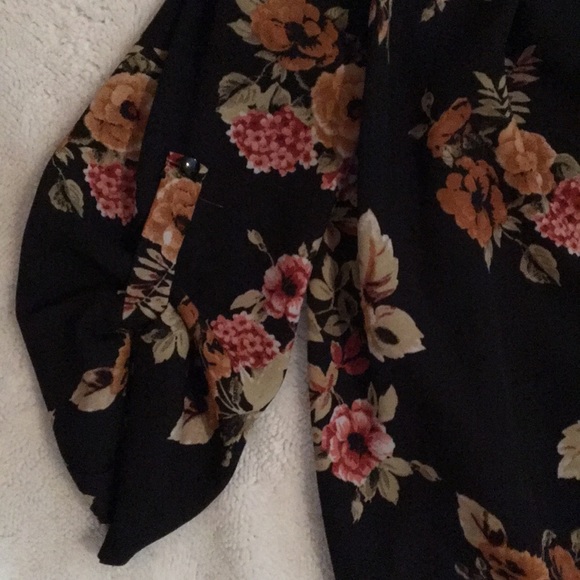 Floral Blouse - Picture 2 of 3